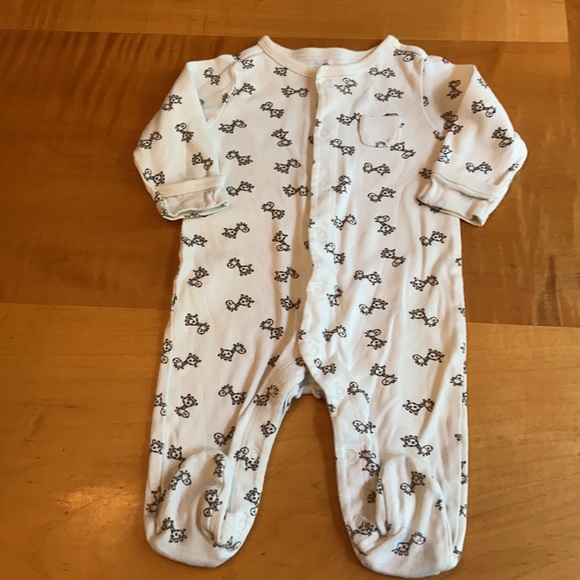 Old Navy 0-3 Months “Little Bundles” Set. - Picture 2 of 9